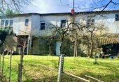 Загородный дом с участком на продажу в городе Pacios. Фото