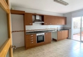 Таунхаус с участком на продажу в городе Vilafranca del Penedès. Фото