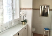 Фермерский дом с участком на продажу в городе Morón de la Frontera. Фото