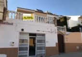 Xalet independent amb terreny en venda a Morón de la Frontera ref.: TR14564 foto