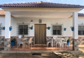 Xalet independent amb terreny en venda a Lora del Río ref.: TR56557 foto