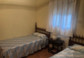 Xalet independent amb terreny en venda a Lora del Río ref.: TR56557 foto