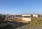 Отдельно стоящий дом с участком на продажу в городе Лора-дель-Рио. Фото