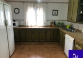 Xalet independent amb terreny en venda a Lora del Río ref.: TR187668 foto