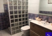 Дом с участком на продажу в городе Лора-дель-Рио. Фото