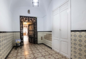 Дом с участком на продажу в городе Fuentes de León Фото