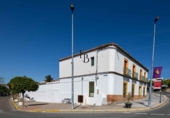 Chalet independiente con terreno en venta en la España, Santiponce, ref: TR187657 foto