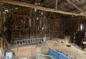 Отдельно стоящий дом с участком на продажу в городе Salas. Фото
