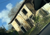 Отдельно стоящий дом с участком на продажу в городе Salas. Фото