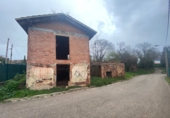 Дом с участком на продажу в городе Lugo de Llanera. Фото