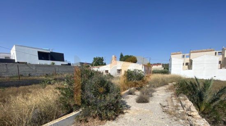 Almería - El Pilar - 2360m2
