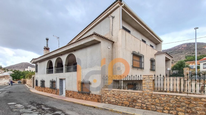 Almería - Oria - 2100m2