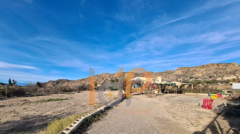 Almería - Huércal-Overa - 1379m2