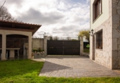 Chalet independiente con terreno en venta en Lugo ref: TR390688 foto