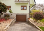 Chalet independiente con terreno en venta en Lugo ref: TR390688 foto