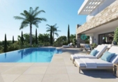 Вилла с участком на продажу в городе Casares. Фото