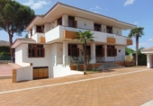 Casa de camp amb terreny en venda a Valdepeñas ref.: TR235104 foto