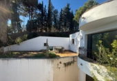 Chalet independiente con terreno en venta en Estepona ref: TR360644 foto