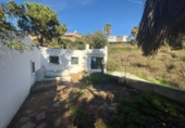 Chalet independiente con terreno en venta en Estepona ref: TR360644 foto