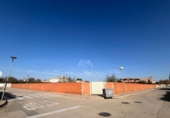 Земля на продажу у города Manzanares. Фото
