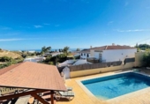 Chalet independiente con terreno en venta en Nerja ref: TR103080 foto