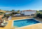 Chalet independiente con terreno en venta en Nerja ref: TR103080 foto