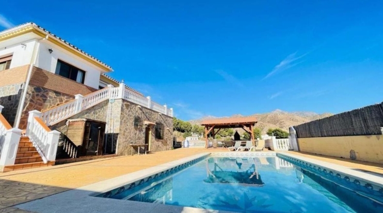 Málaga - Nerja - 2000m2