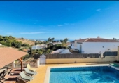 Chalet independiente con terreno en venta en Nerja ref: TR103080 foto