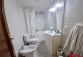 Отдельно стоящий дом с участком на продажу в городе Noja. Фото