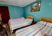 Отдельно стоящий дом с участком на продажу в городе Noja. Фото