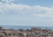 Дом с участком на продажу в городе Torre del Mar. Фото