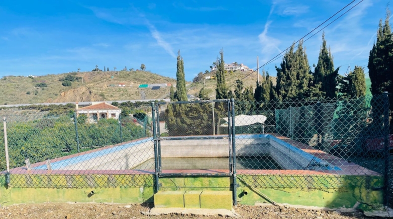 Málaga - Велес-Малага - 10000m2
