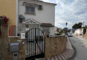 Дом с участком на продажу в городе Vélez-Málaga. Фото