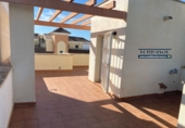 Отдельно стоящий дом с участком на продажу в городе Vélez-Málaga. Фото