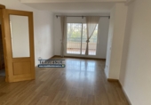 Отдельно стоящий дом с участком на продажу в городе Vélez-Málaga. Фото