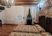 Участок с постройкой на продажу в городе Valencia de Alcántara. Фото