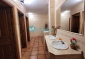 Участок с постройкой на продажу в городе Valencia de Alcántara. Фото