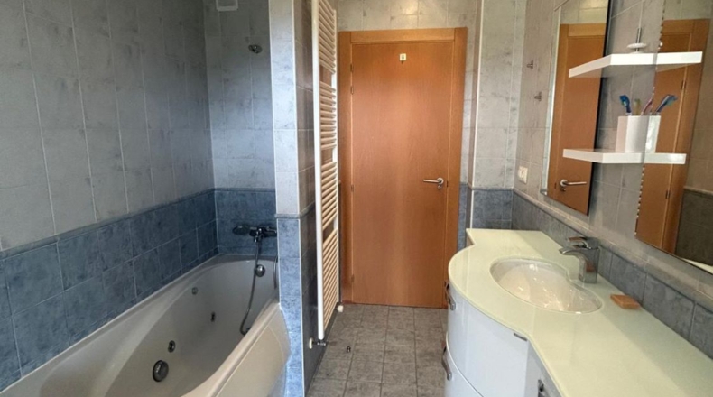 Alava - Vitoria-Gasteiz - 802m2