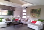 Отдельно стоящий дом с участком на продажу в городе Vilassar de Dalt. Фото