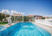 Villa con terreno en venta en Torremolinos ref: TR278055 foto