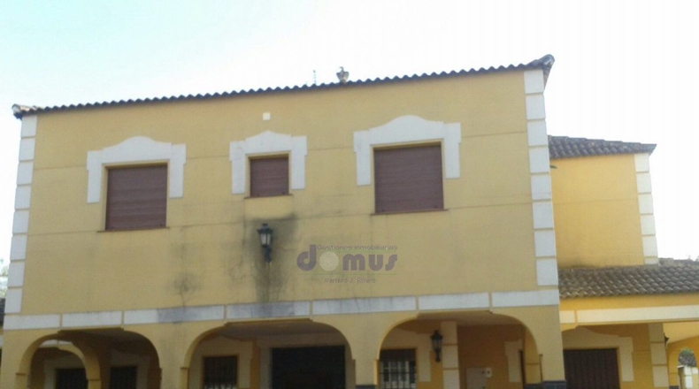 Badajoz - Almendralejo - 2300m2