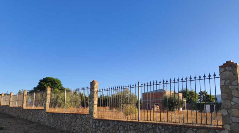 Badajoz - Almendralejo - 1360m2
