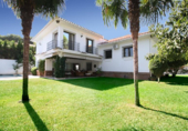 Vil·la amb terreny en venda a Marbella ref.: TR187563 foto