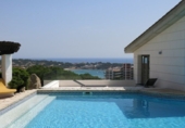 Отдельно стоящий дом с участком на продажу в городе Sant Feliu de Guíxols. Фото