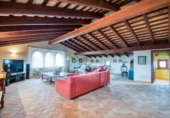 Отдельно стоящий дом с участком на продажу в городе Sant Feliu de Guíxols. Фото