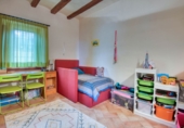 Отдельно стоящий дом с участком на продажу в городе Sant Feliu de Guíxols. Фото