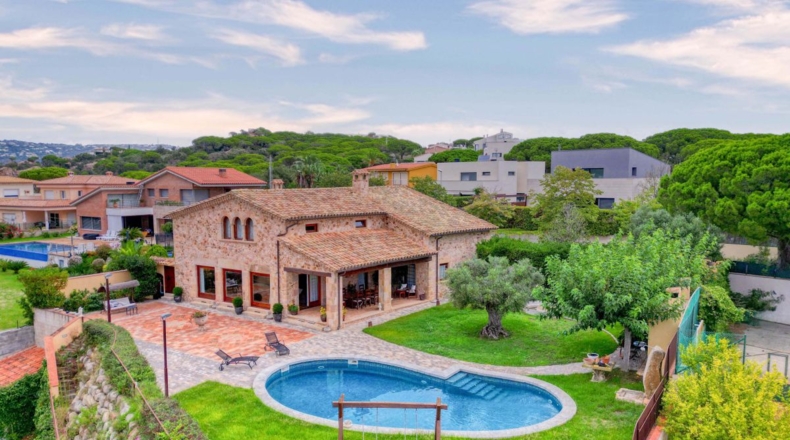 Gerona - Sant Feliu de Guíxols - 1179m2