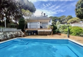Xalet independent amb terreny en venda a Sant Feliu de Guíxols ref.: TR182789 foto