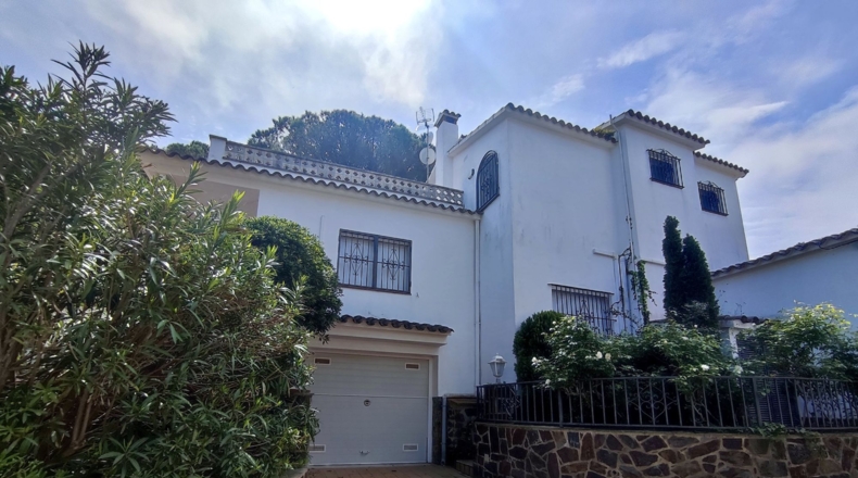 Gerona - Sant Feliu de Guíxols - 607m2