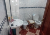 Дом с участком на продажу в городе El Campillo. Фото
